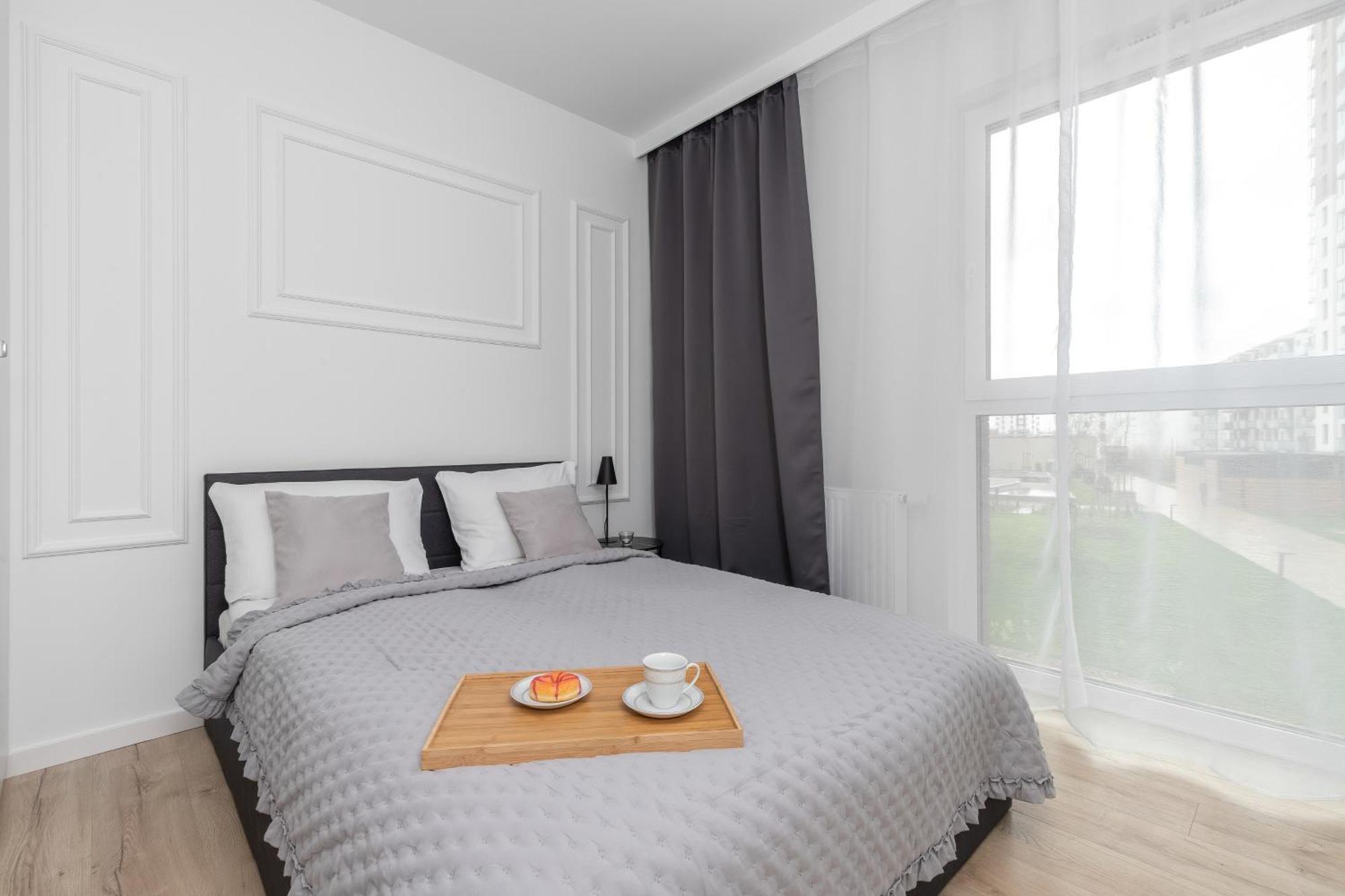 Apartment Bright & Modern With Parking Near Arena By Renters *